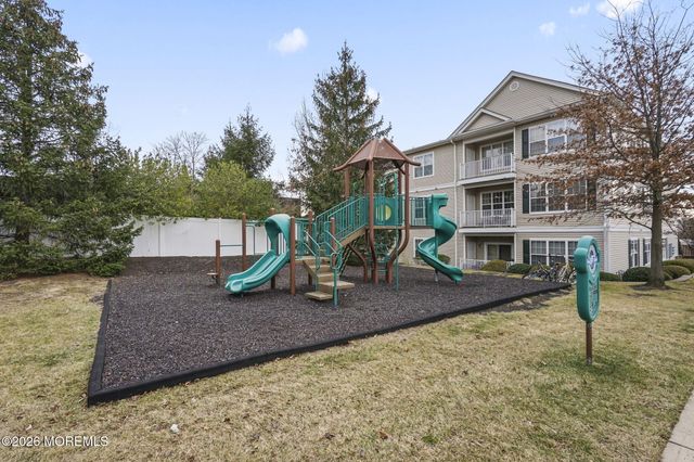 224 Mill Pond Way 36, Eatontown, NJ 07724