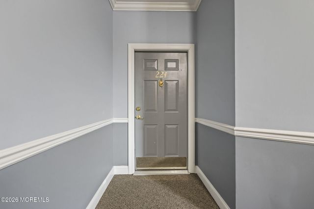 224 Mill Pond Way 36, Eatontown, NJ 07724