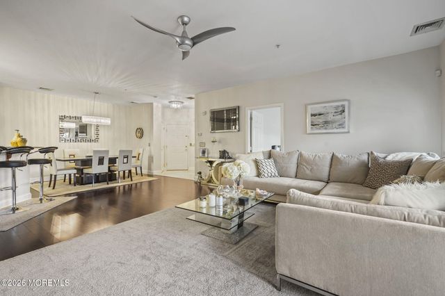 224 Mill Pond Way 36, Eatontown, NJ 07724