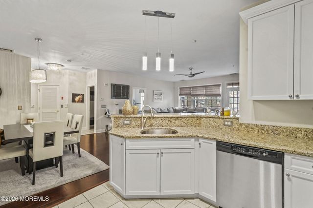 224 Mill Pond Way 36, Eatontown, NJ 07724