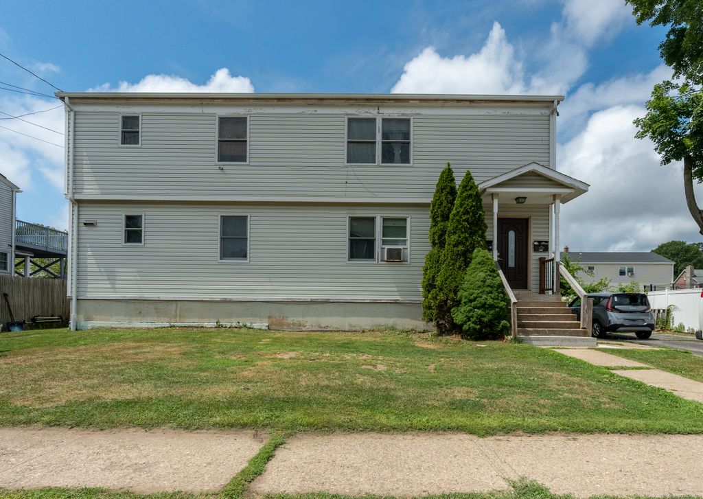 295 Bartlett Street, Bridgeport, CT 06606
