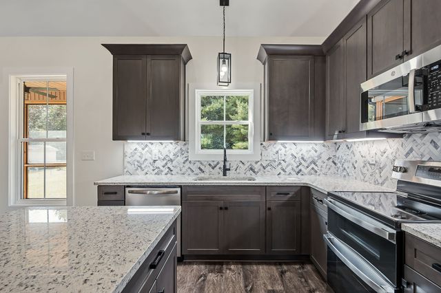 146 Simons Blvd, Morrison, TN 37357