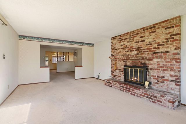 6928 Forman Way, Sacramento, CA 95828