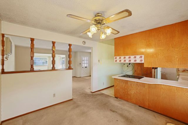 6928 Forman Way, Sacramento, CA 95828