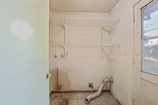 6928 Forman Way, Sacramento, CA 95828