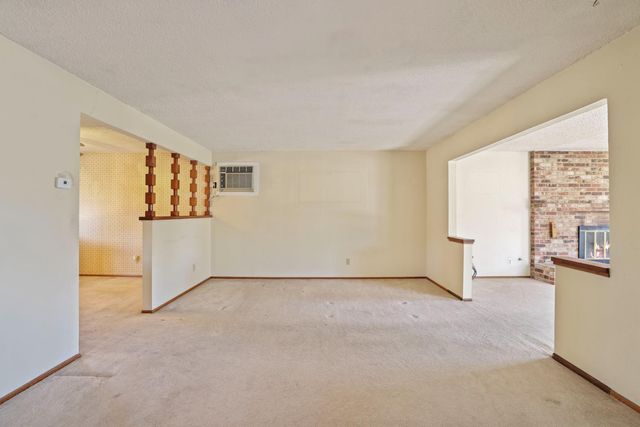 6928 Forman Way, Sacramento, CA 95828