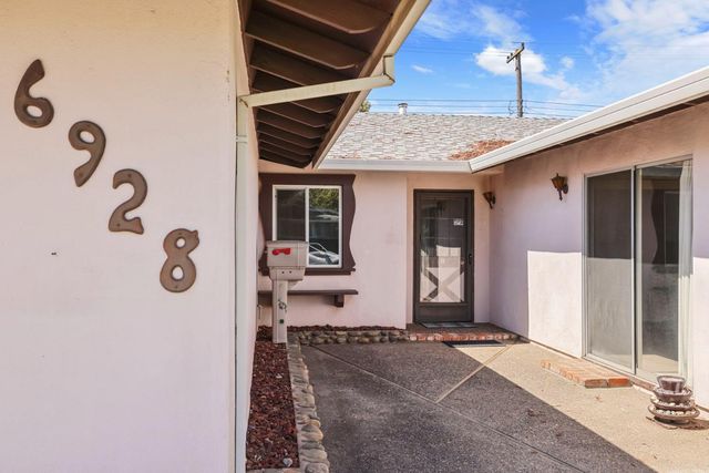 6928 Forman Way, Sacramento, CA 95828