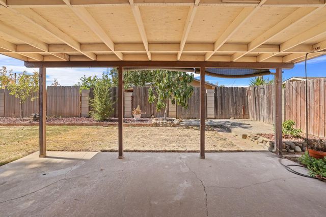 6928 Forman Way, Sacramento, CA 95828