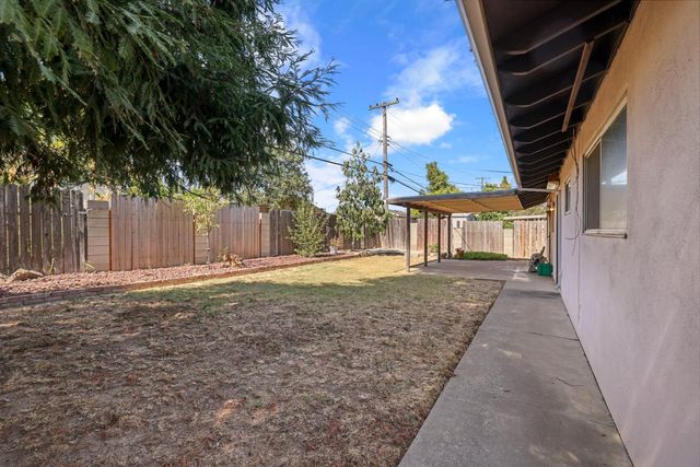 6928 Forman Way, Sacramento, CA 95828