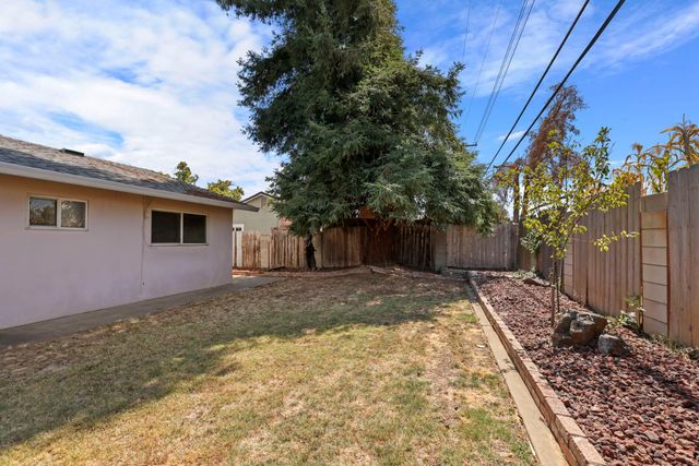 6928 Forman Way, Sacramento, CA 95828