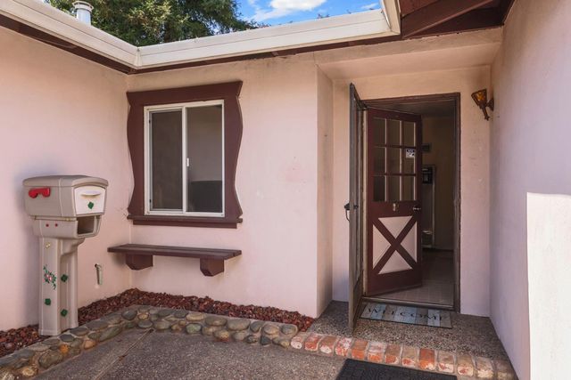 6928 Forman Way, Sacramento, CA 95828