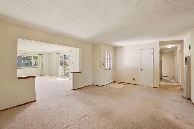 6928 Forman Way, Sacramento, CA 95828