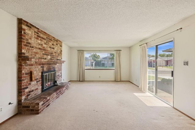 6928 Forman Way, Sacramento, CA 95828