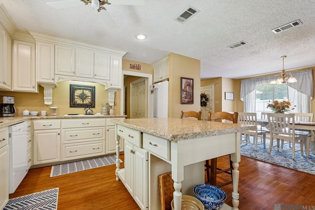 15503 Chaumont Ave, Greenwell Springs, LA 70739
