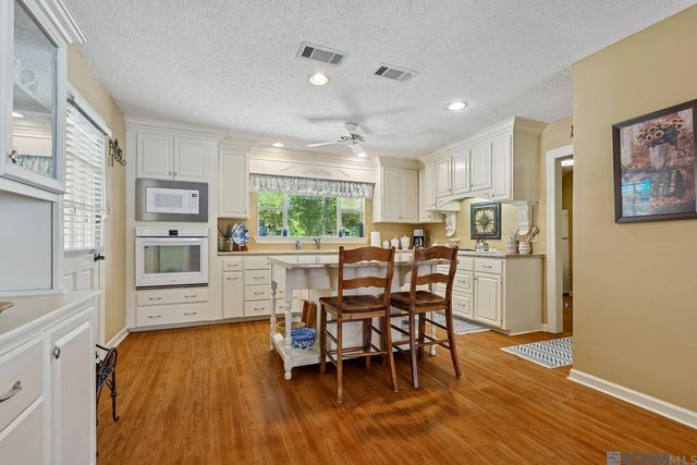 15503 Chaumont Ave, Greenwell Springs, LA 70739