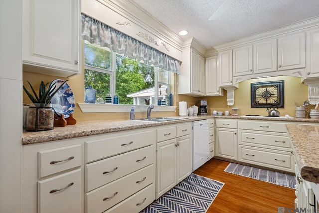 15503 Chaumont Ave, Greenwell Springs, LA 70739