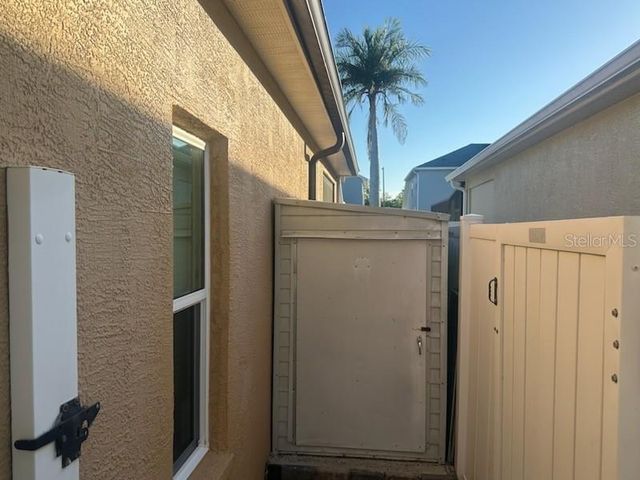 11602 WINDSORTON WAY, Tampa, FL 33626