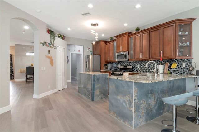11602 WINDSORTON WAY, Tampa, FL 33626