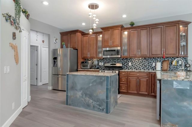 11602 WINDSORTON WAY, Tampa, FL 33626