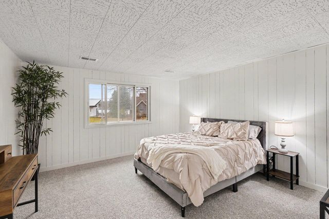 8324 Je Ne Be Drive NE, Rockford, MI 49341