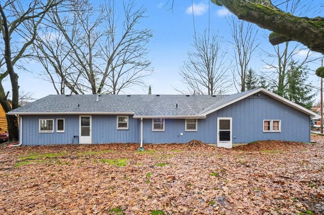 8324 Je Ne Be Drive NE, Rockford, MI 49341
