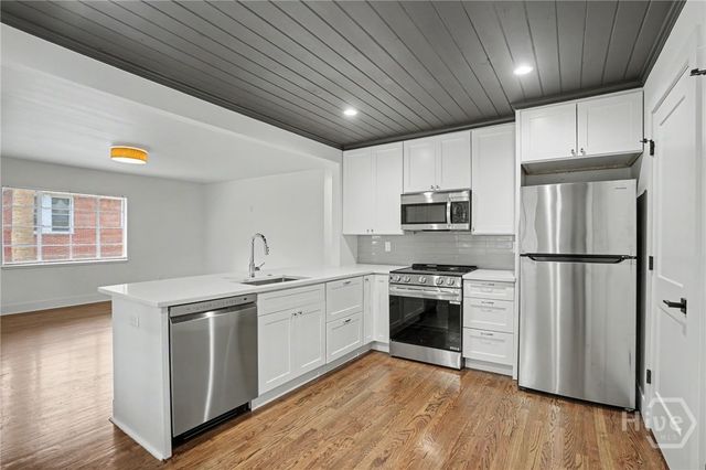 3211 Bull Street, Savannah, GA 31405