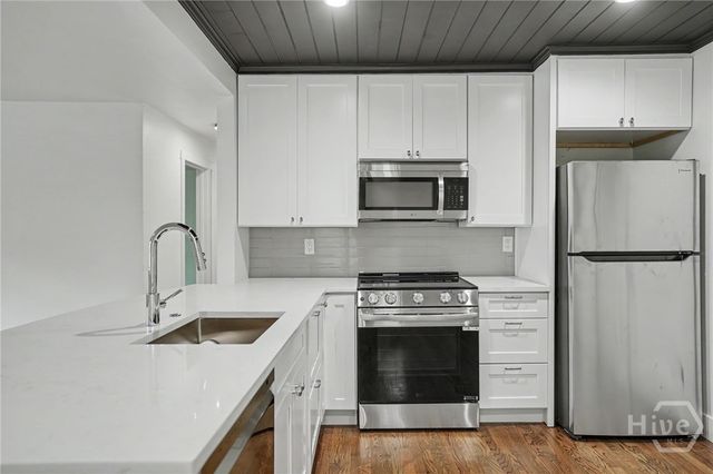 3211 Bull Street, Savannah, GA 31405