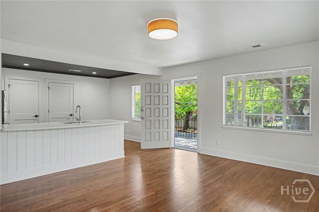 3211 Bull Street, Savannah, GA 31405