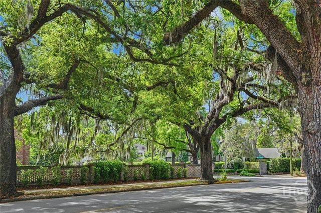 3211 Bull Street, Savannah, GA 31405