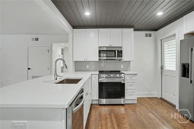 3211 Bull Street, Savannah, GA 31405