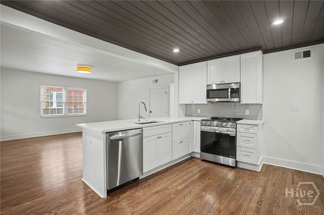 3211 Bull Street, Savannah, GA 31405