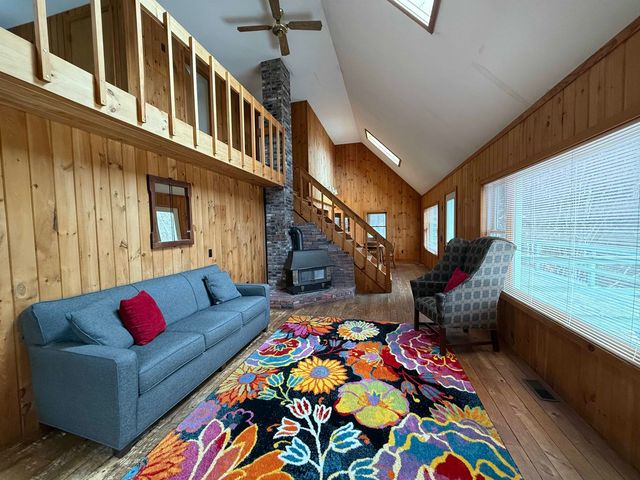 33 Kolbe Lane, Enfield, NH 03748
