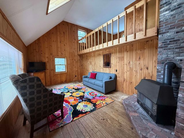 33 Kolbe Lane, Enfield, NH 03748