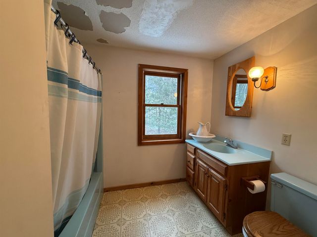 33 Kolbe Lane, Enfield, NH 03748
