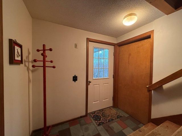 33 Kolbe Lane, Enfield, NH 03748