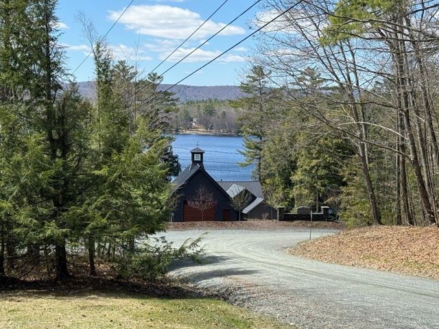 33 Kolbe Lane, Enfield, NH 03748