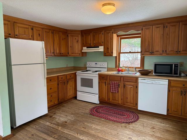 33 Kolbe Lane, Enfield, NH 03748