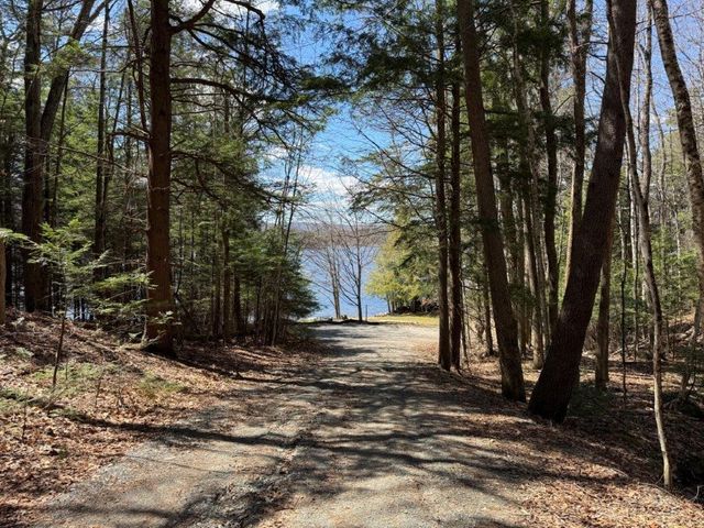 33 Kolbe Lane, Enfield, NH 03748