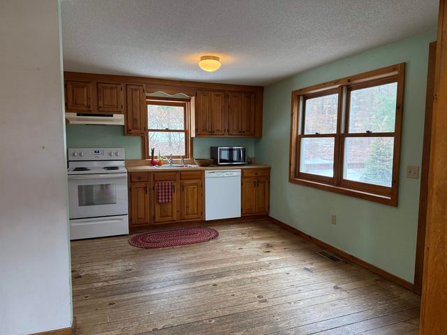 33 Kolbe Lane, Enfield, NH 03748