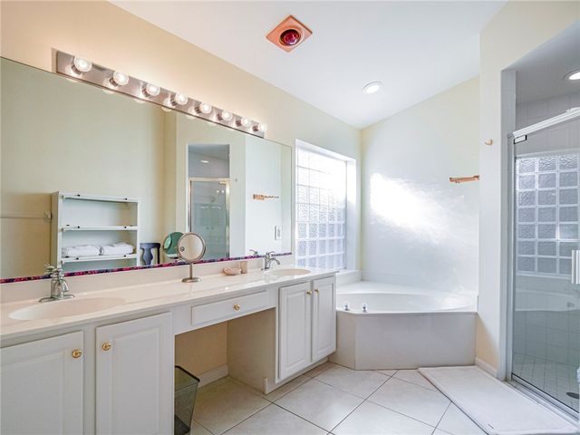 978 Island Club Square, Vero Beach, FL 32963