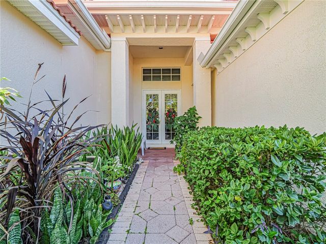978 Island Club Square, Vero Beach, FL 32963