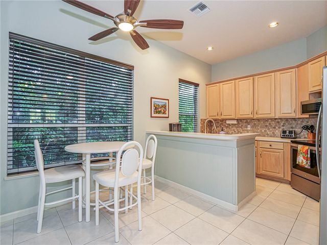 978 Island Club Square, Vero Beach, FL 32963