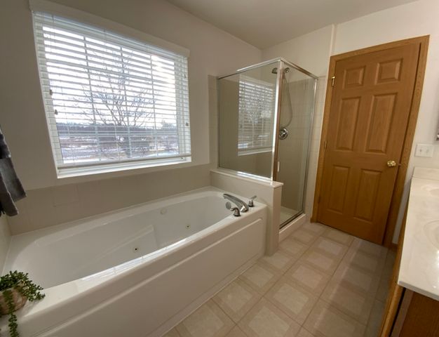 2840 Cattail Court F, Wauconda, IL 60084