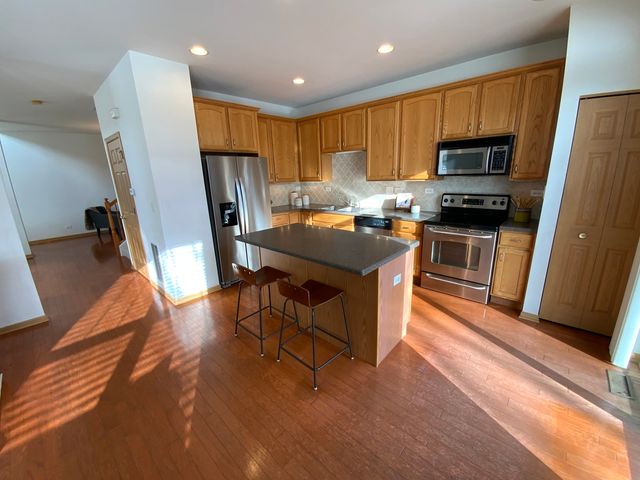 2840 Cattail Court F, Wauconda, IL 60084