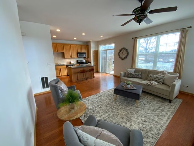 2840 Cattail Court F, Wauconda, IL 60084