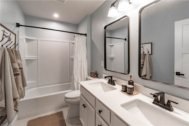 5807 Classicway Boulevard, Hamilton Twp, OH 45152