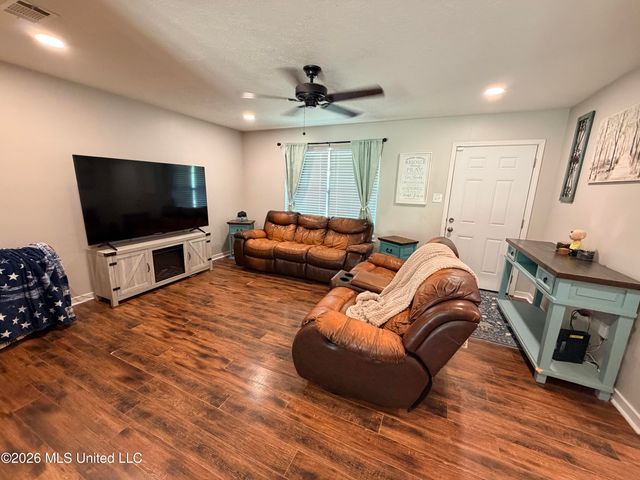 718 Clearmont Drive, Pearl, MS 39208