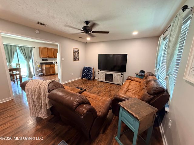 718 Clearmont Drive, Pearl, MS 39208