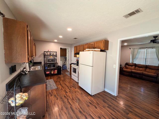 718 Clearmont Drive, Pearl, MS 39208