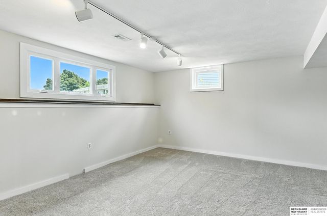 7304 N 39 Terrace, Omaha, NE 68112